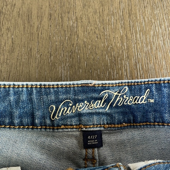 High Rise Distressed raw hem medium wash Denim Shorts 4/27 | casual streetwear - Picture 8 of 12